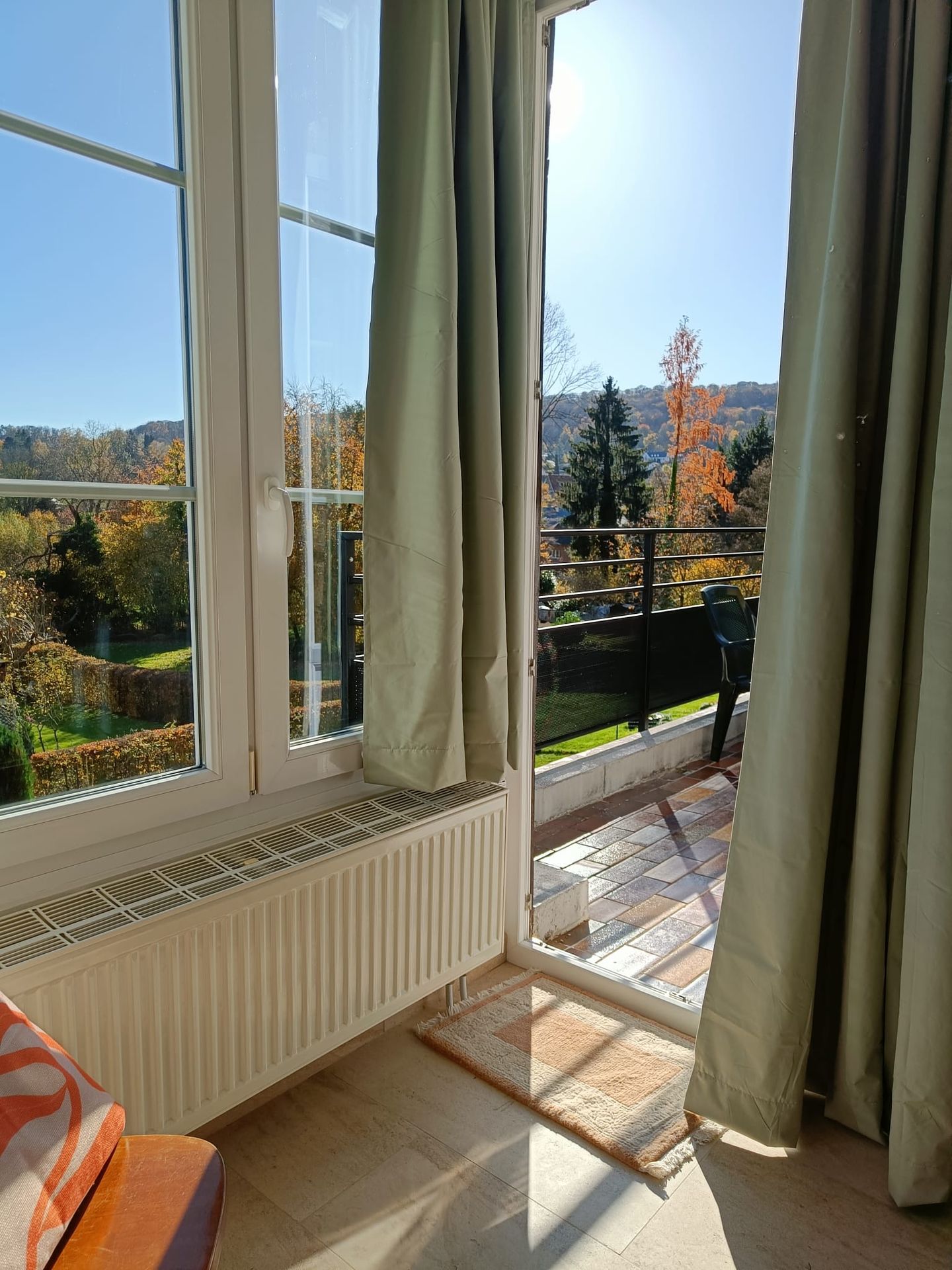 porte ouverte sur terrasse 