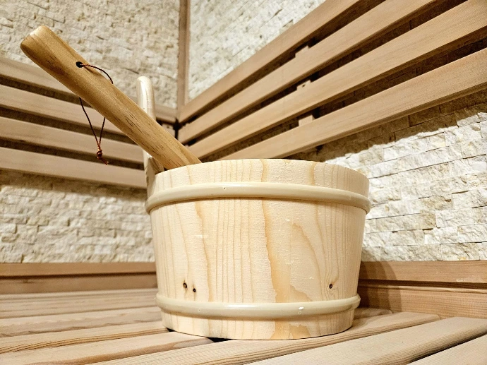 seau d&#39;eau pour le saune