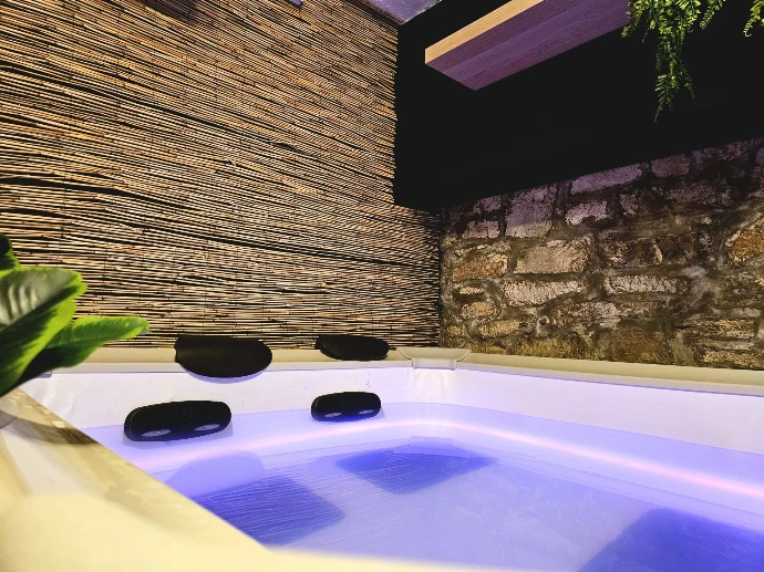 jacuzzi en bleu 